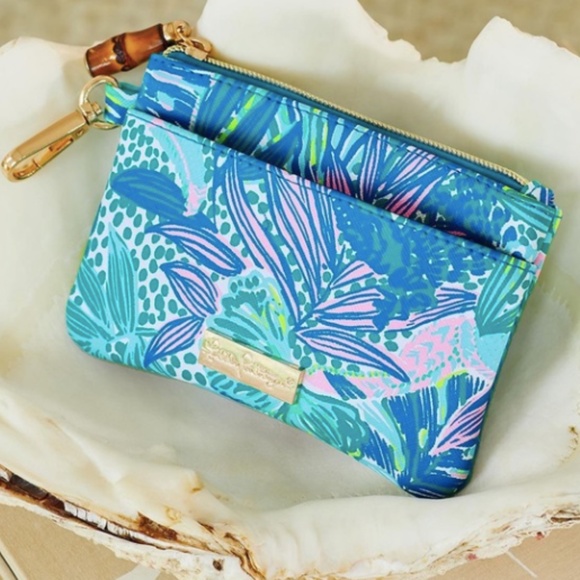 Adorable Lilly Pulitzer wallet! - Picture 1 of 5